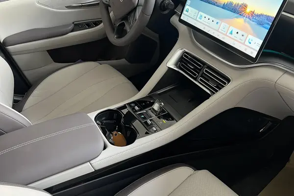 بی وای دی، سانگ پلاس DMi