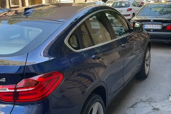 ب ام و  X4
