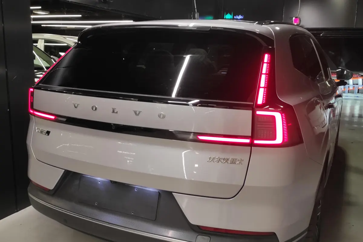 ولوو  XC70