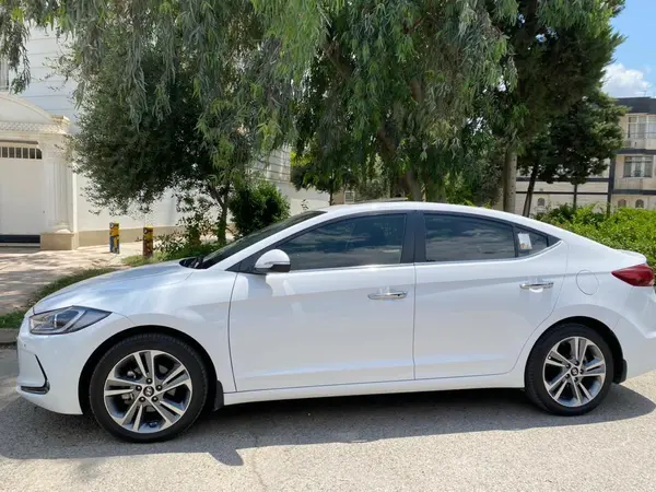 هیوندای  النترا