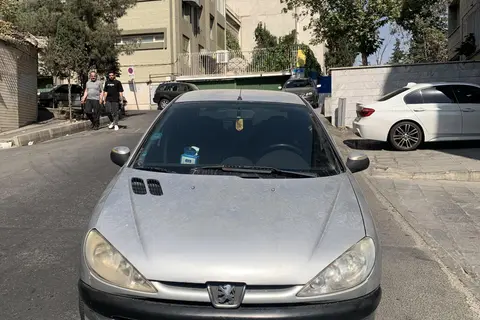 پژو، 206