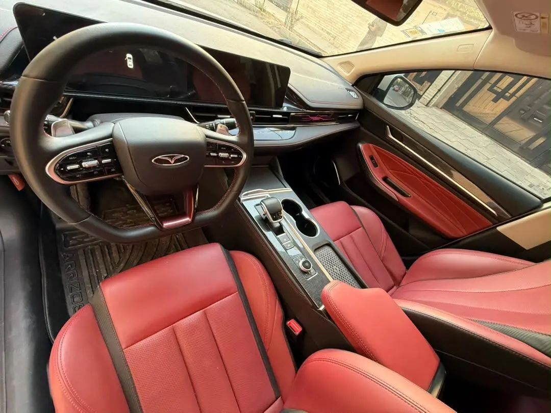 فونیکس،  آریزو 6 جی تی (Z6 GT)