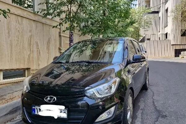 هیوندای  i20