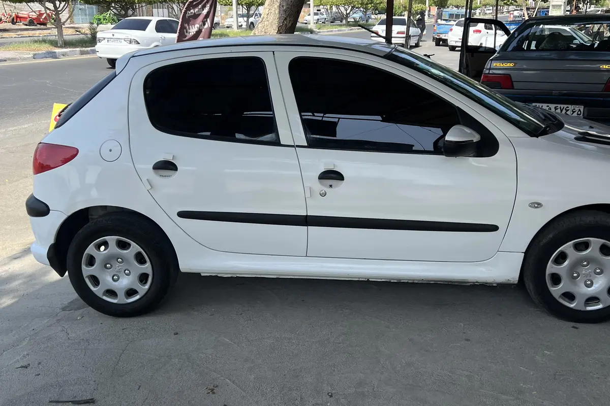 پژو،  206