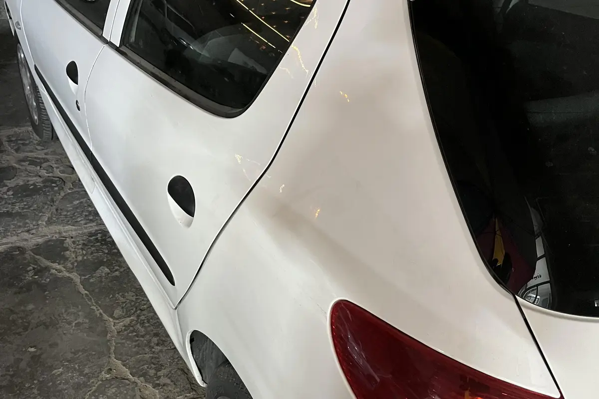پژو،  206