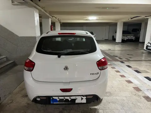 تیبا، هاچ بک