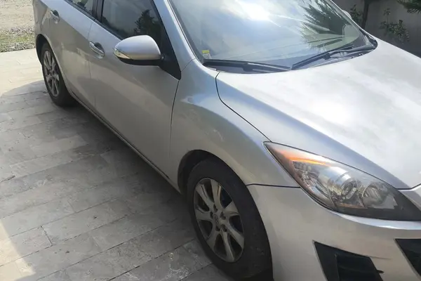 مزدا، 3 نیو صندوق دار