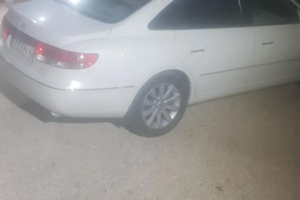 هیوندای، آزرا (گرنجور)