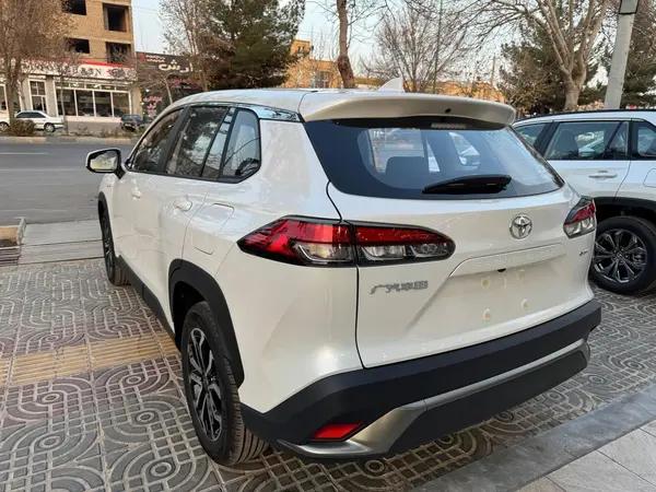 تویوتا، فرانت لندر هیبرید