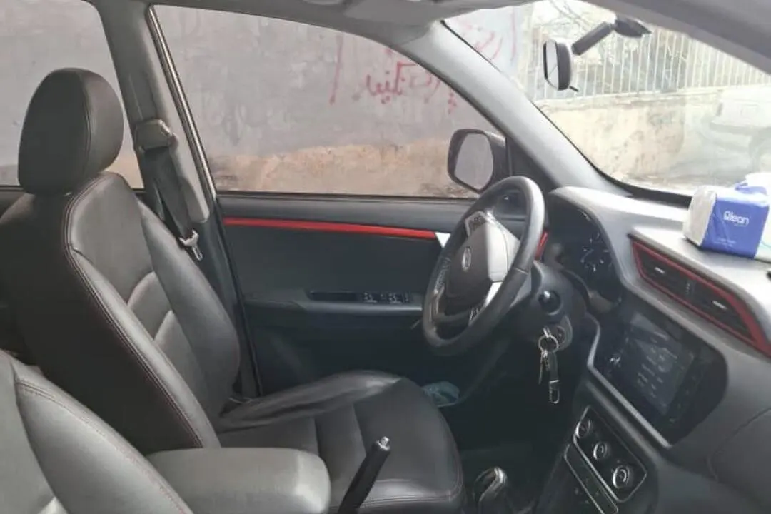 ام وی ام،  X33 S
