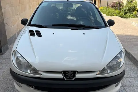 پژو، 206