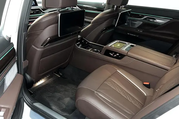 ب ام و، سری 7