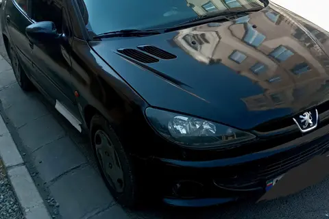پژو، 206