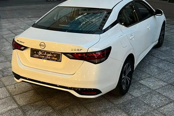 نیسان، سیلفی