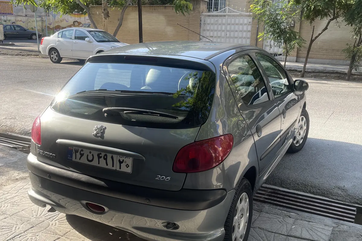 پژو،  206