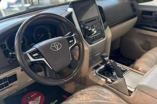 تویوتا، لندکروز چهار در