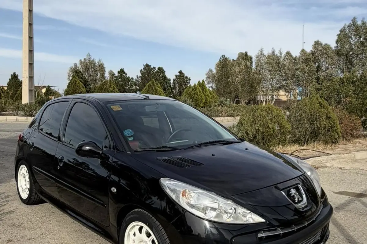 پژو،  207