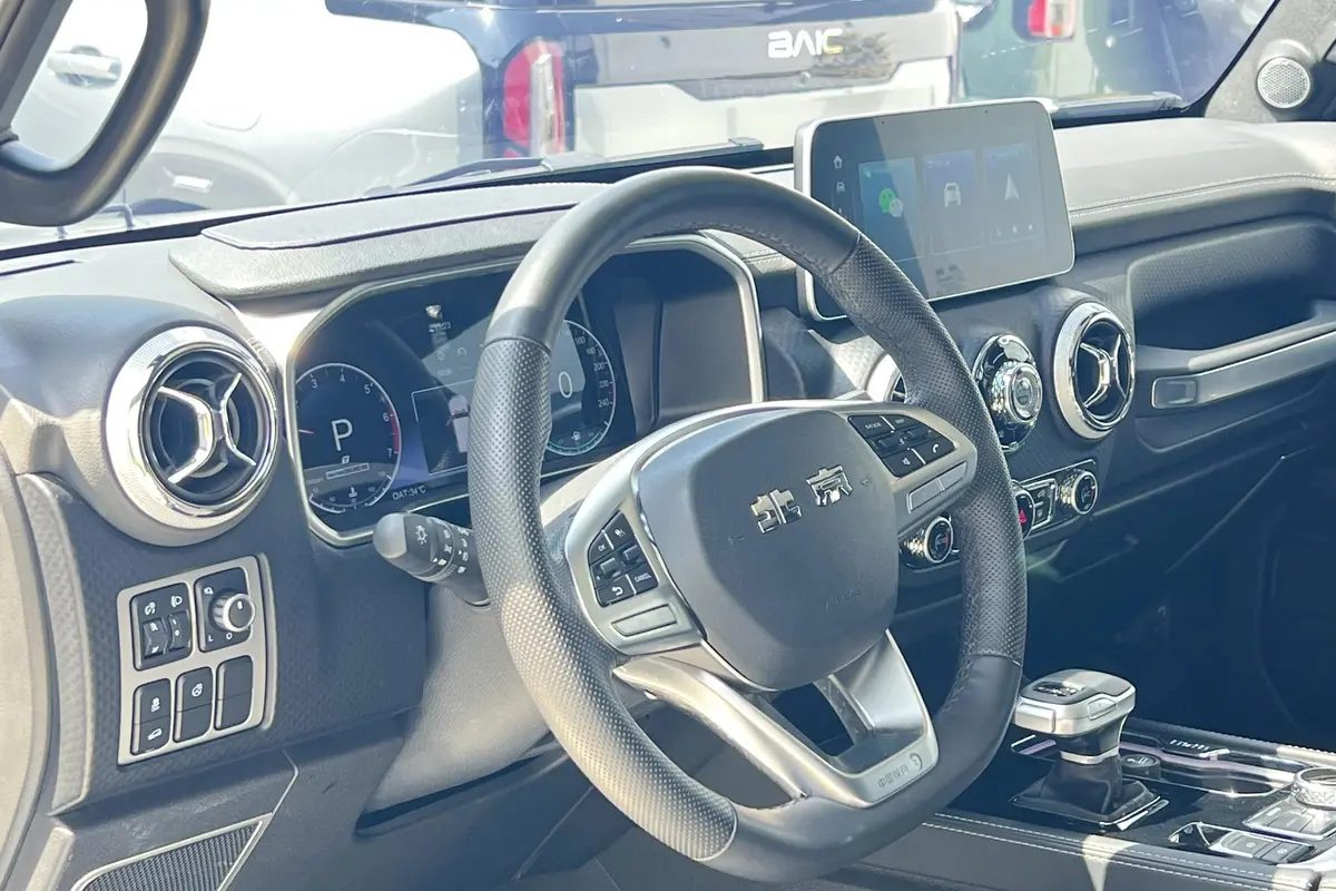 بایک،  BJ40L