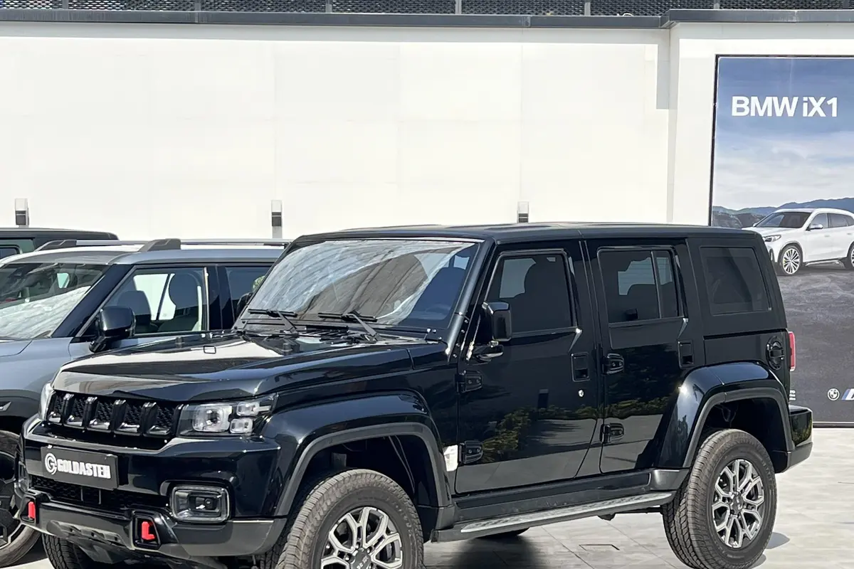 بایک،  BJ40L