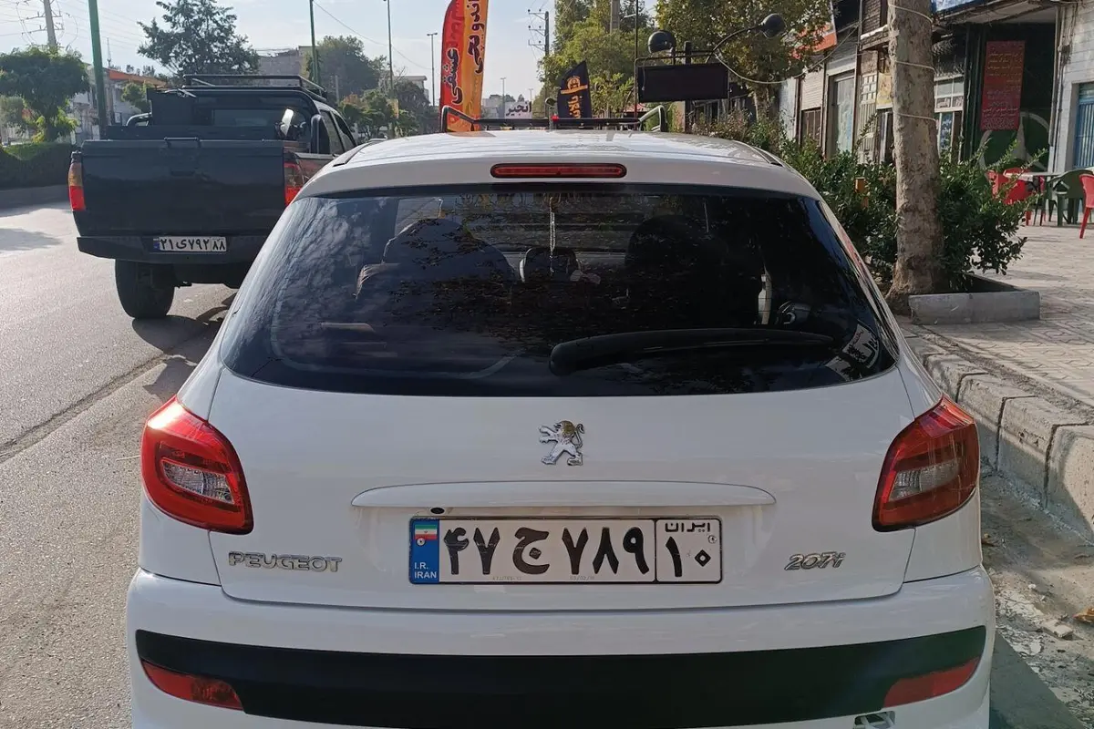 پژو،  207