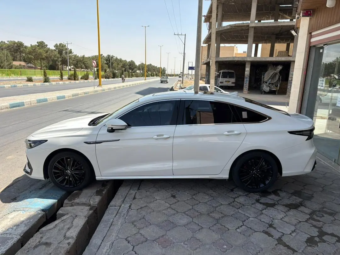 فونیکس،  آریزو 8 (Z8)