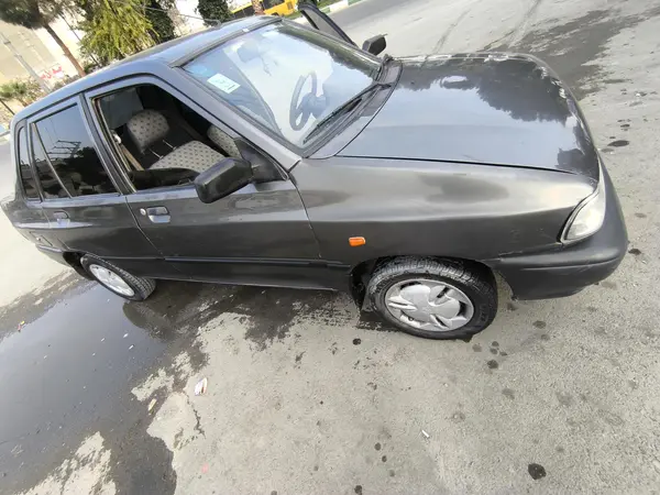 پراید، صندوق دار