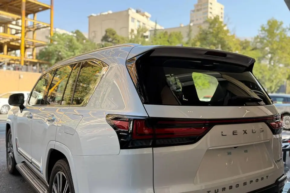 لکسوس،  LX