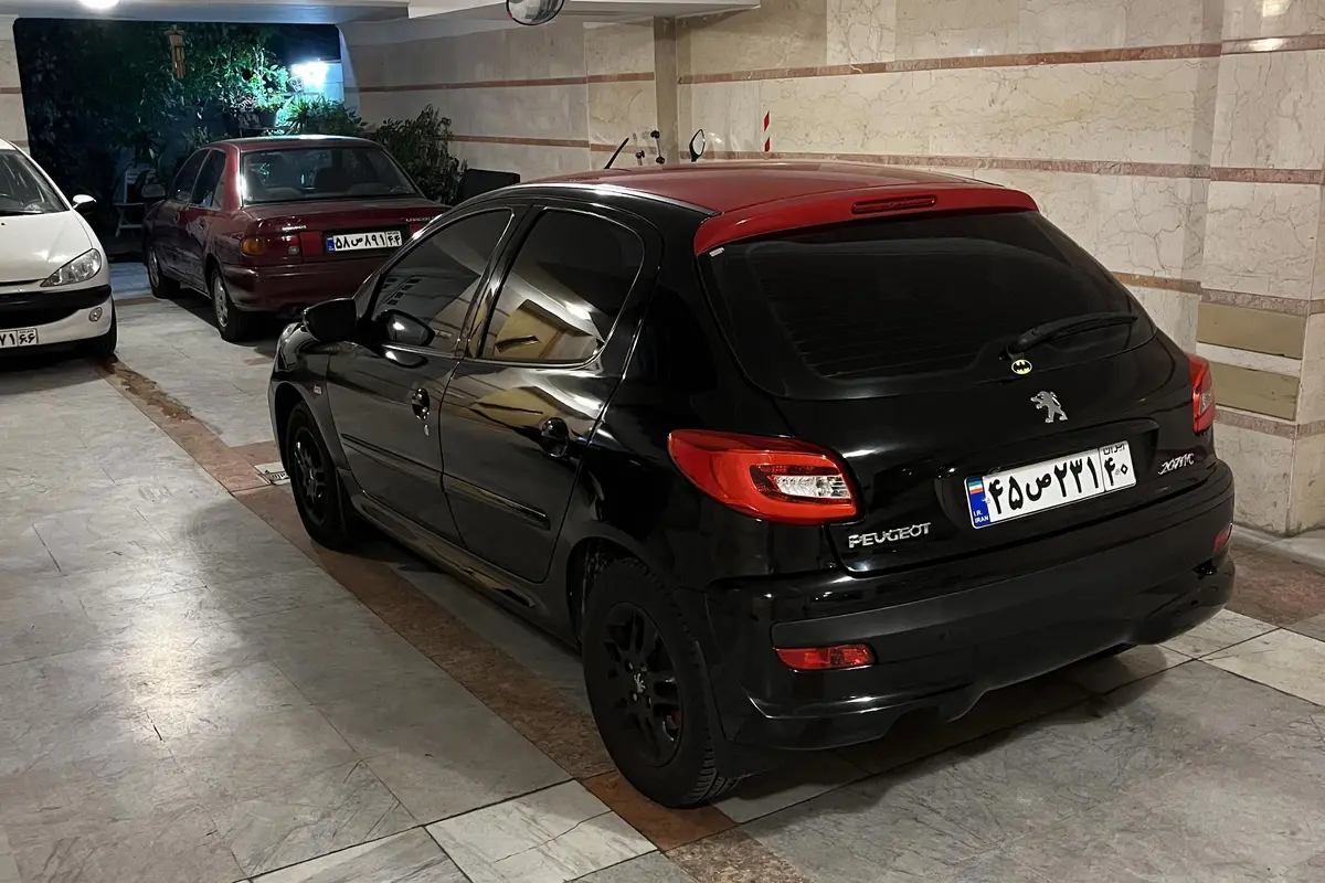 پژو،  207