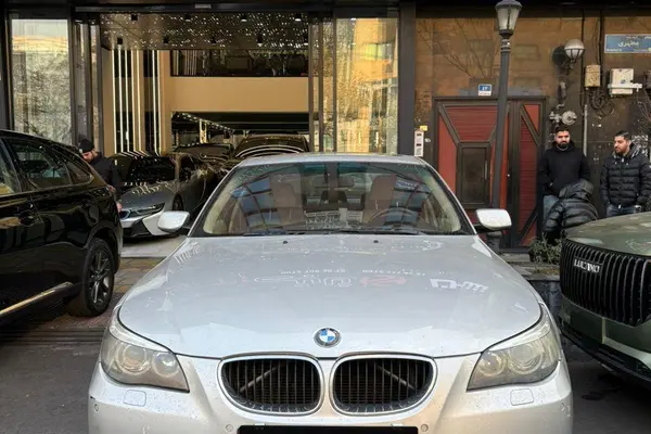 ب ام و، سری 5 سدان