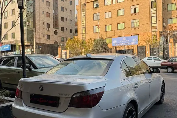 ب ام و، سری 5 سدان