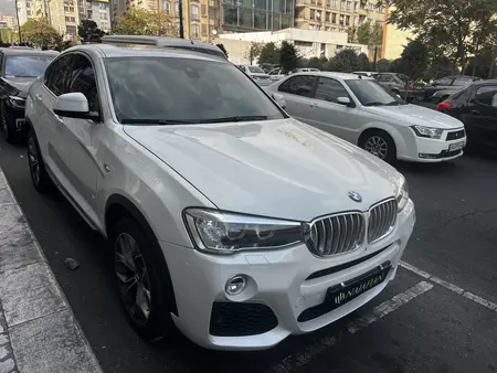 ب ام و X4