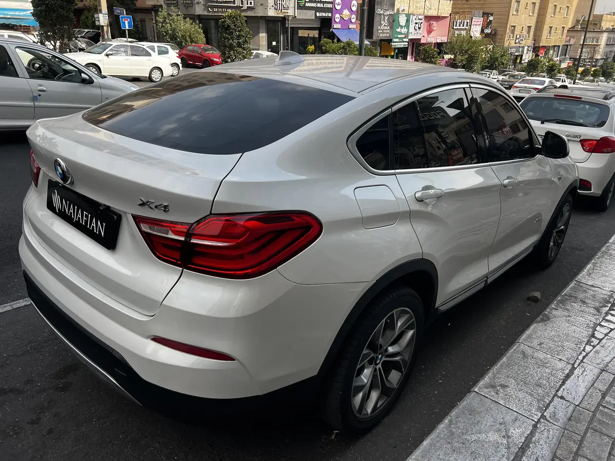 ب ام و،  X4