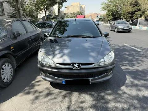 پژو، 206