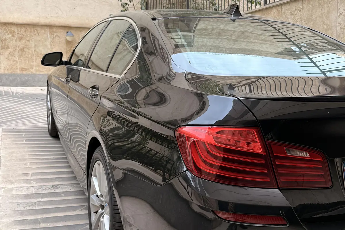 ب ام و،  سری 5 سدان