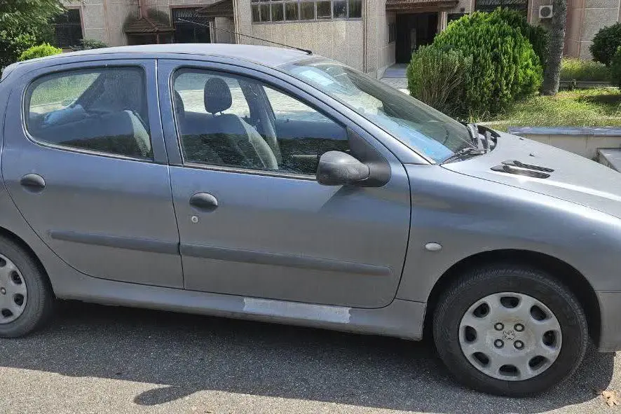 پژو،  206