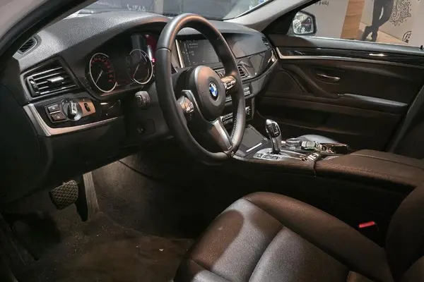 ب ام و، سری 5 سدان