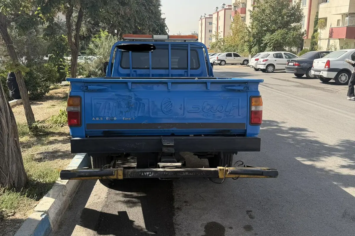 زامیاد،  وانت نیسان