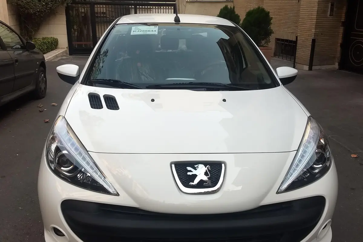 پژو،  207