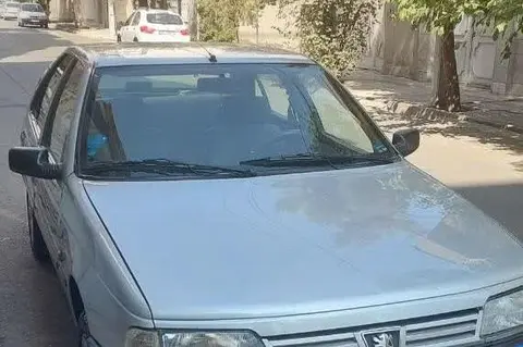 پژو، 405
