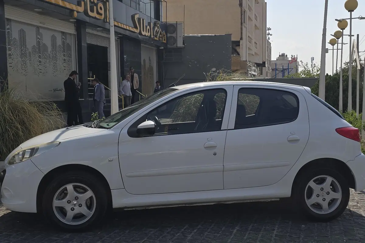 پژو،  207