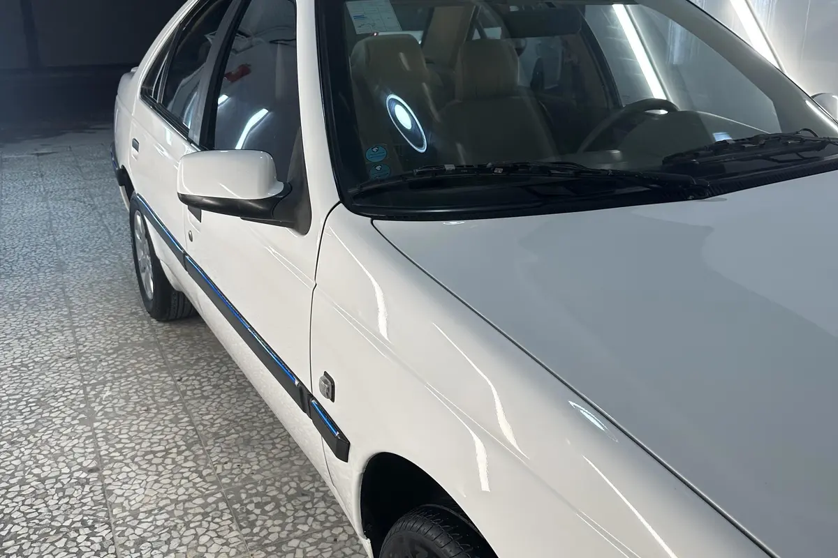پژو،  405