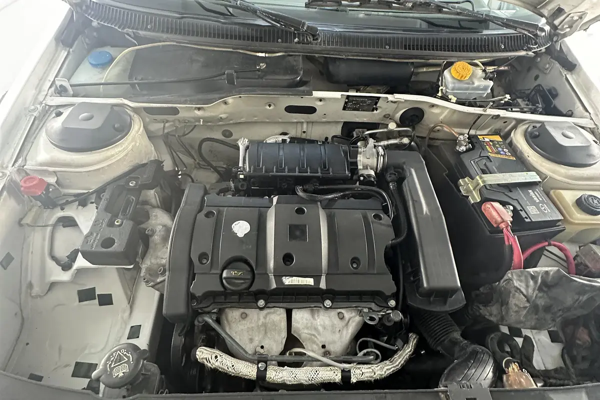 پژو،  405