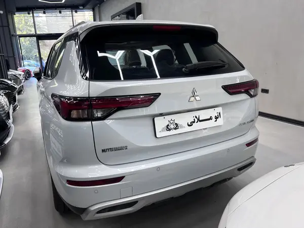 میتسوبیشی، اوتلندر