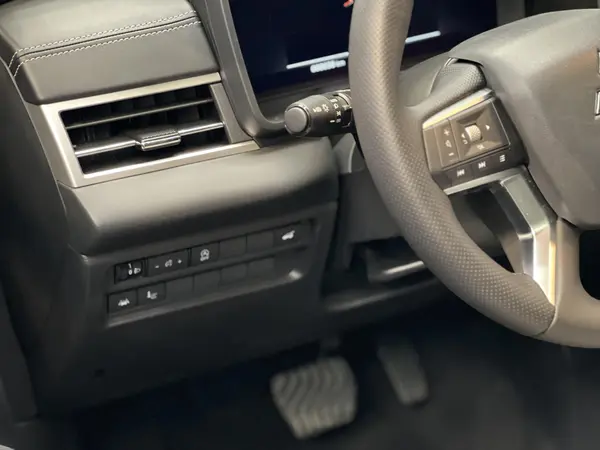 میتسوبیشی، اوتلندر