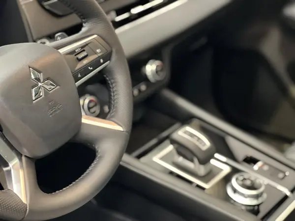 میتسوبیشی، اوتلندر