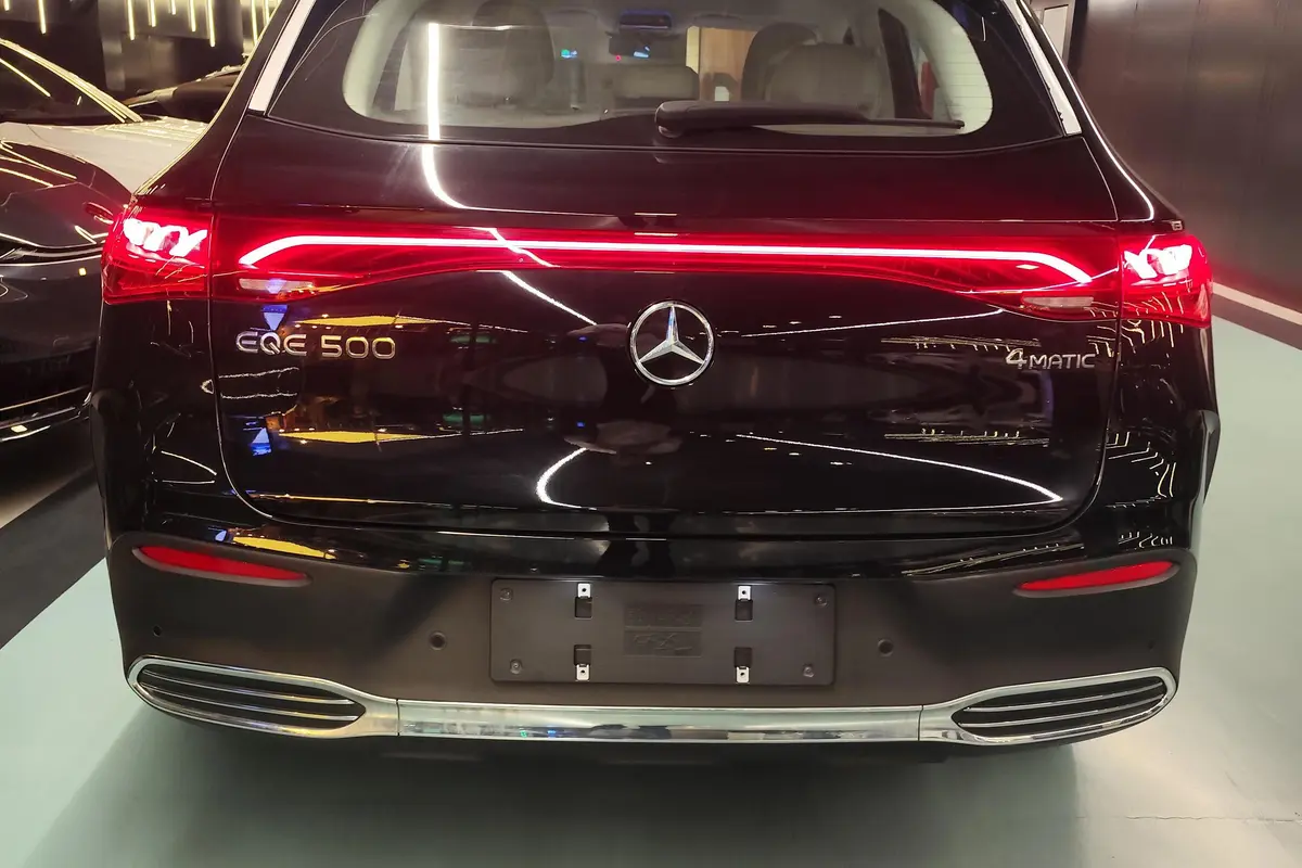 بنز،  EQE SUV