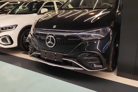 بنز، EQE SUV