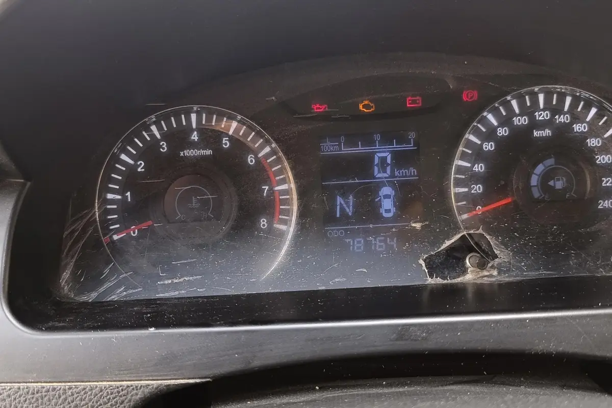لیفان،  820