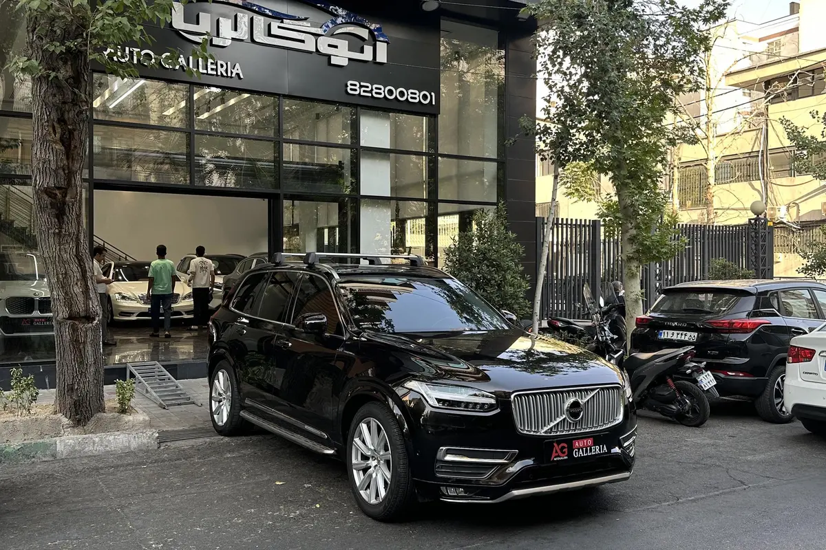 ولوو،  XC90