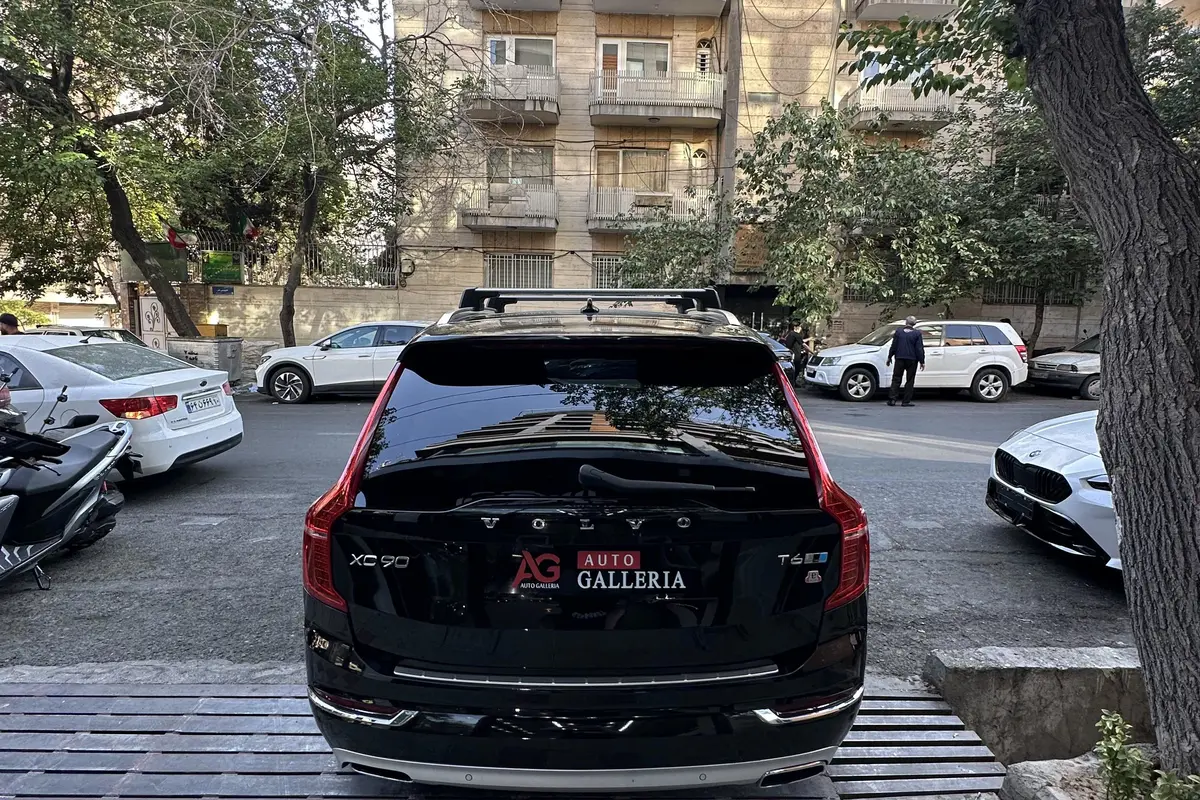 ولوو،  XC90